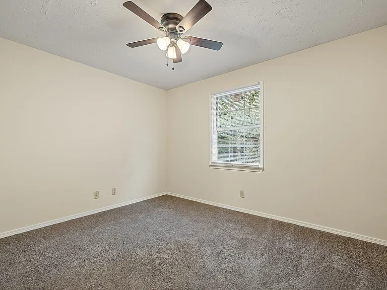 335 E 12th St #3 — Photo 8