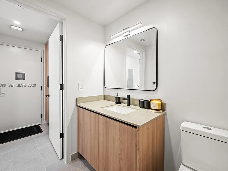121 NE 5th St #3507 — Photo 10