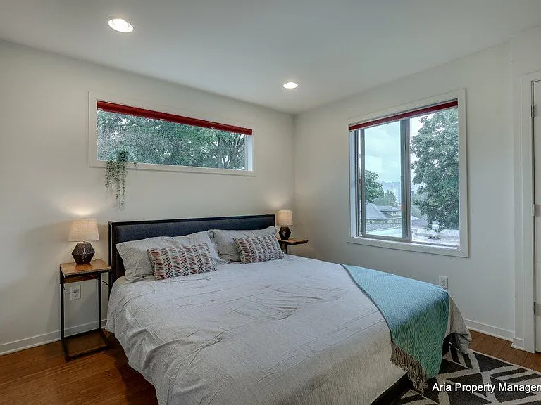 163 SE 13th Ave — Photo 21