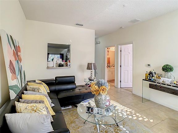 5th image of 3130 Sun Lake Ct APT A