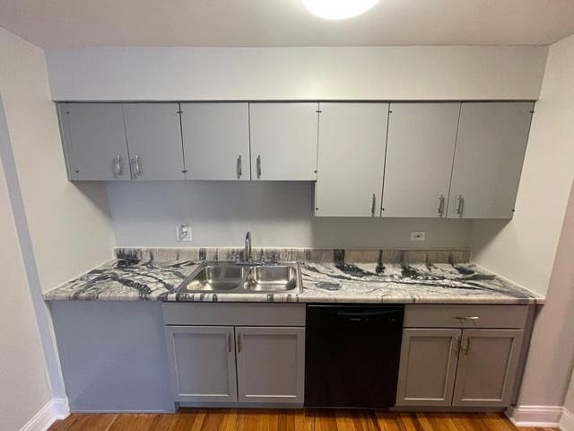 1st image of 515 S Milwaukee Ave #517-09
