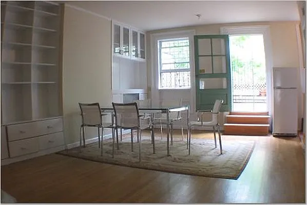 Rented by 4 Points Properties | media 20