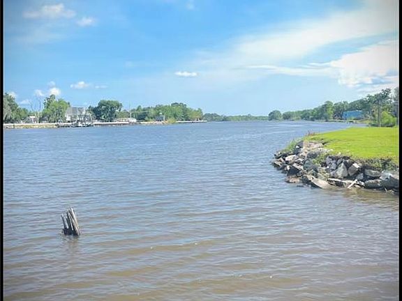 3rd image of 9486 Barataria Blvd