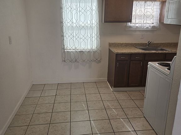 4th image of 4844 Adams Ave Unit 2