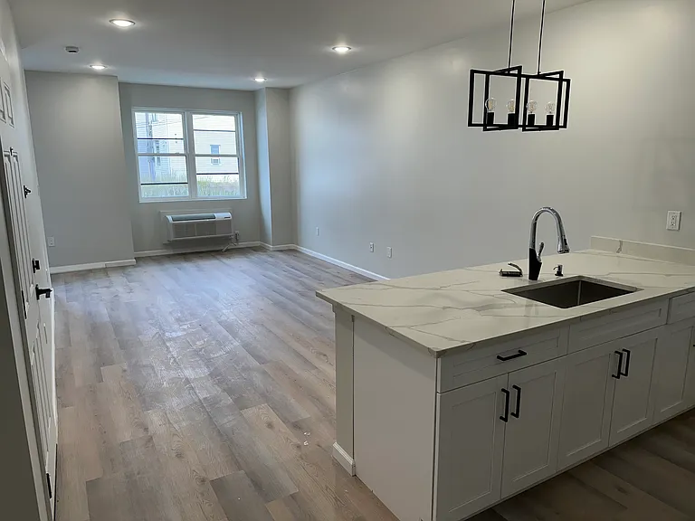 167 Temple St #1 — Photo 3