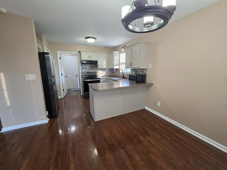 5902 Pine View Ct — Photo 10