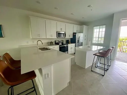 Kitchen Photo 2