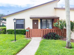 8069 SE Villa Cir, Hobe Sound, FL 33455