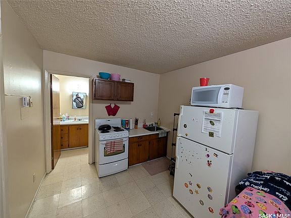 3rd image of 1142-1146 Angus Street