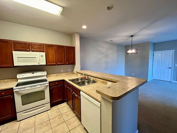 3rd image of 3175 Feltrim Pl APT 302
