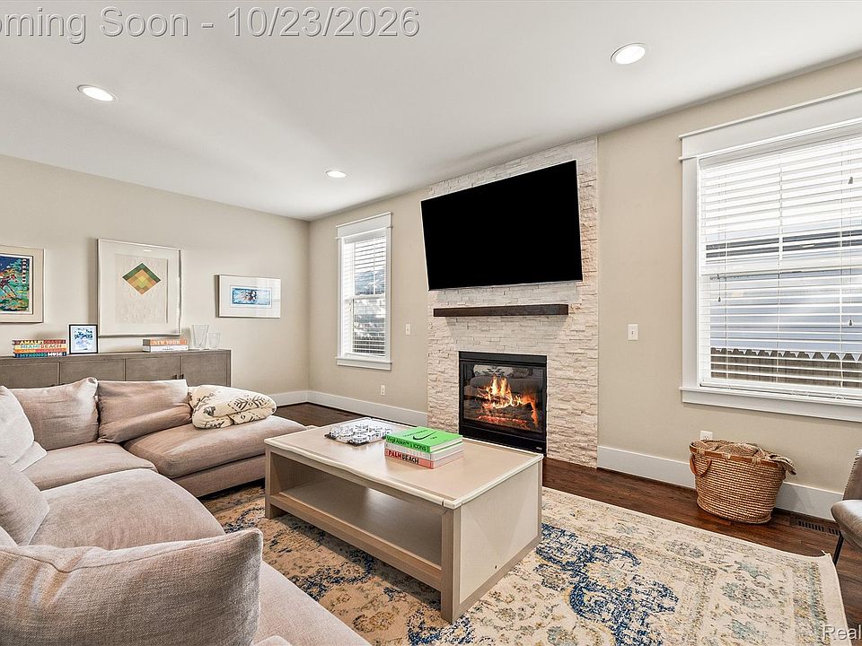1010 Mclean Ave, photo 10