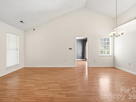 5th image of 14019 Eden Ct