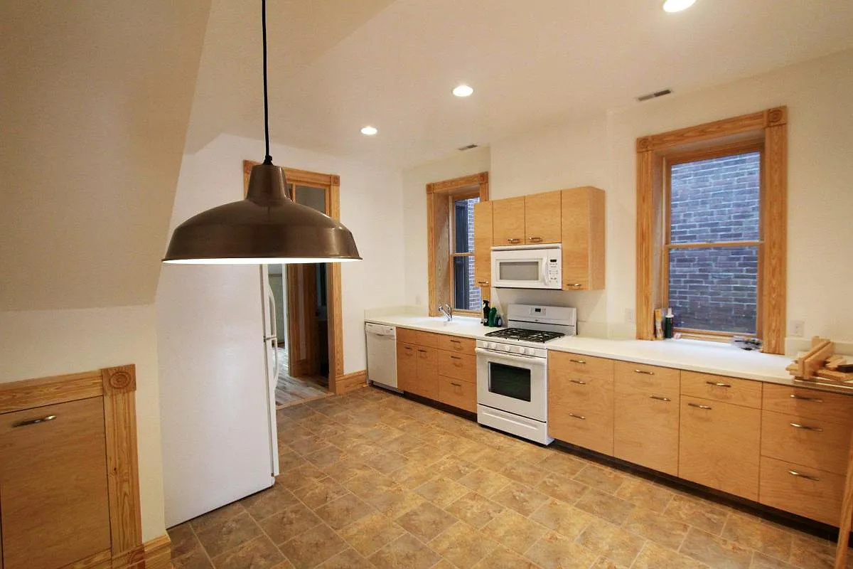 3 bed, 1600 sqft, $1,995 — Photo 3