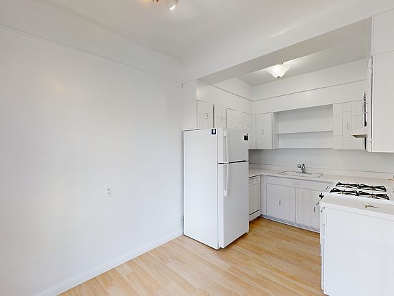 5th image of 90 Alhambra St APT 202