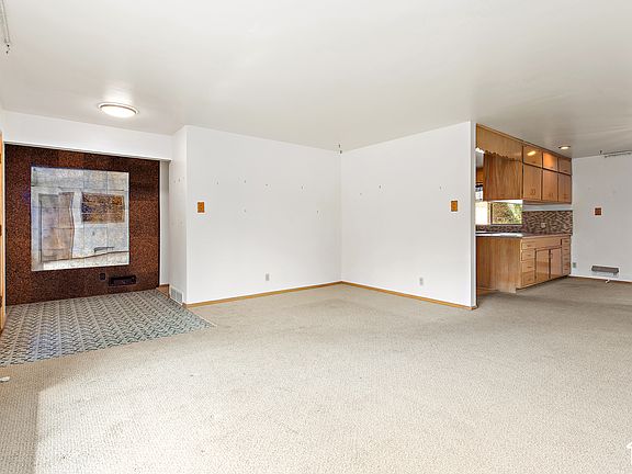 4th image of 1391 E Luck Spring Dr