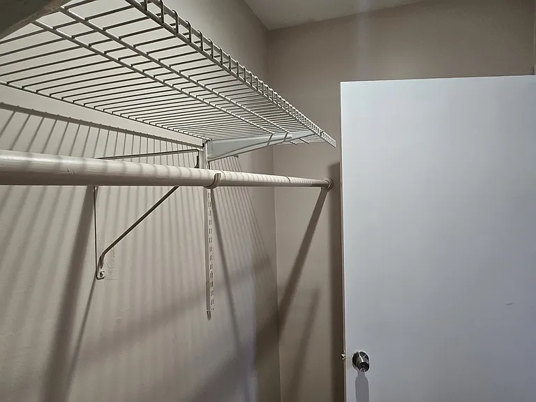 Spacios wallk in closet