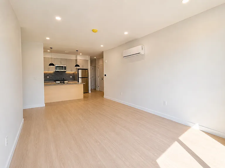 74 Webster St #1AA — Photo 5