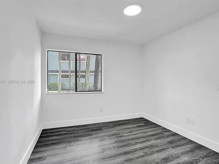1818 Adventure Pl — Photo 23