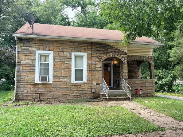 572 East Ave, Akron, OH 44320