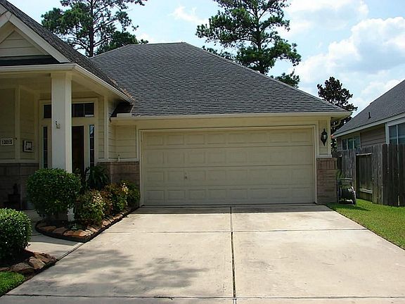5th image of 13015 Oakwood Manor Dr