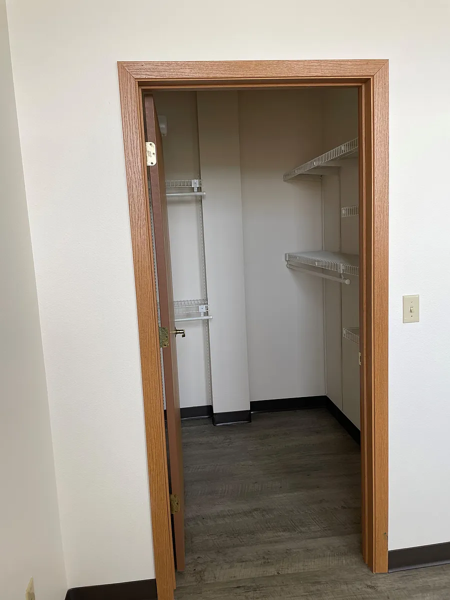1BR walk-in closet - Shoe Factory