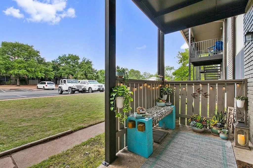2 bed, 1.0 bath, 800 sqft, $899 — Photo 4