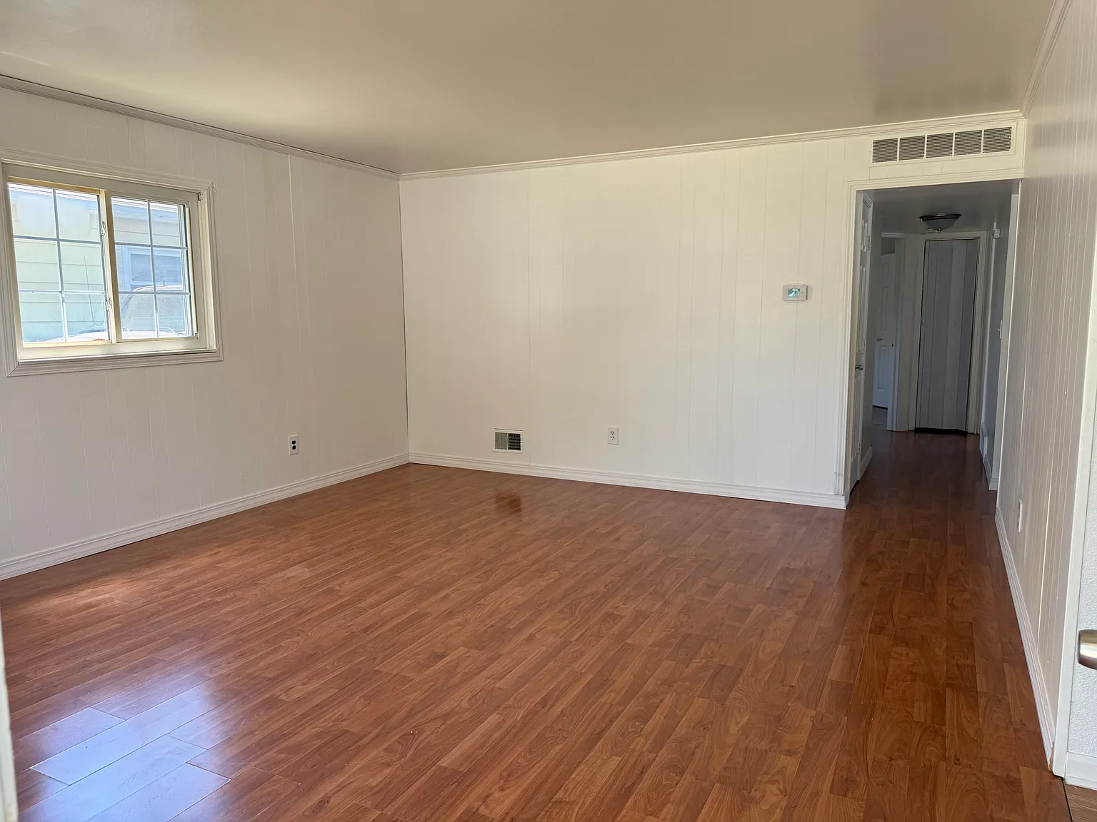 3 bed, 1000 sqft, $1,700 — Photo 4