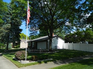 13754 Hillsdale Dr, Sterling Heights, MI 48313