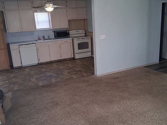 5th image of 1421 2nd Ave NE