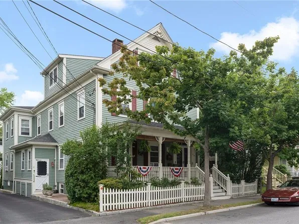 11 Lincoln Ave #3, Bristol, RI 02809