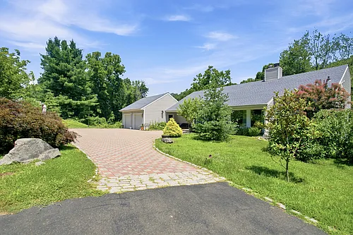 71 Blackberry Dr Photo 1