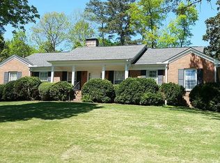 3748 Locksley Dr, Mountain Brook, AL 35223