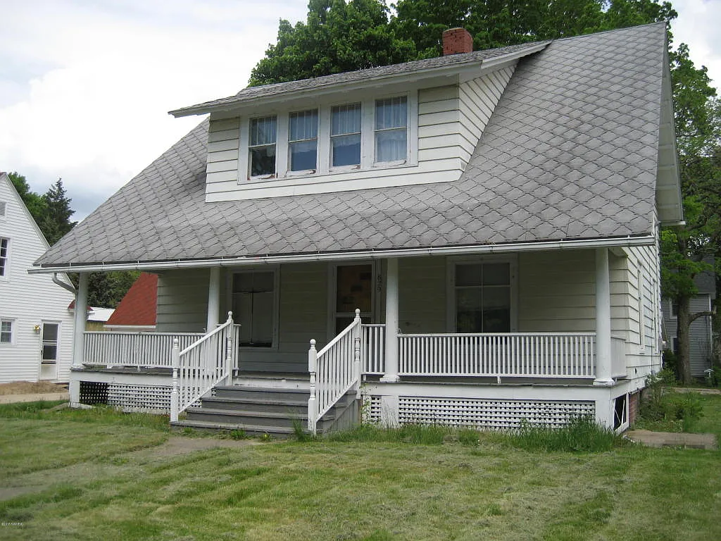 829 S Church St photo 1