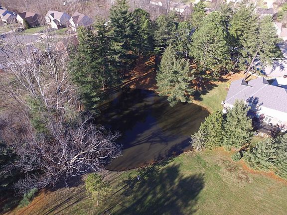 3rd image of 7641 Piney Meadow Ln