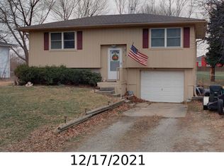 812 W 3rd St, Edgerton, KS 66021