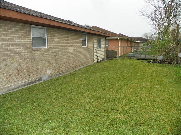 2nd image of 8610 Chase St #12