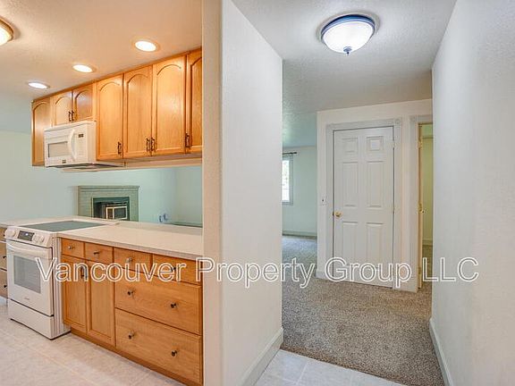 3rd image of 7104 Louisiana Dr