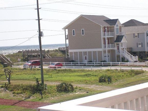 3rd image of 3807 Island Dr