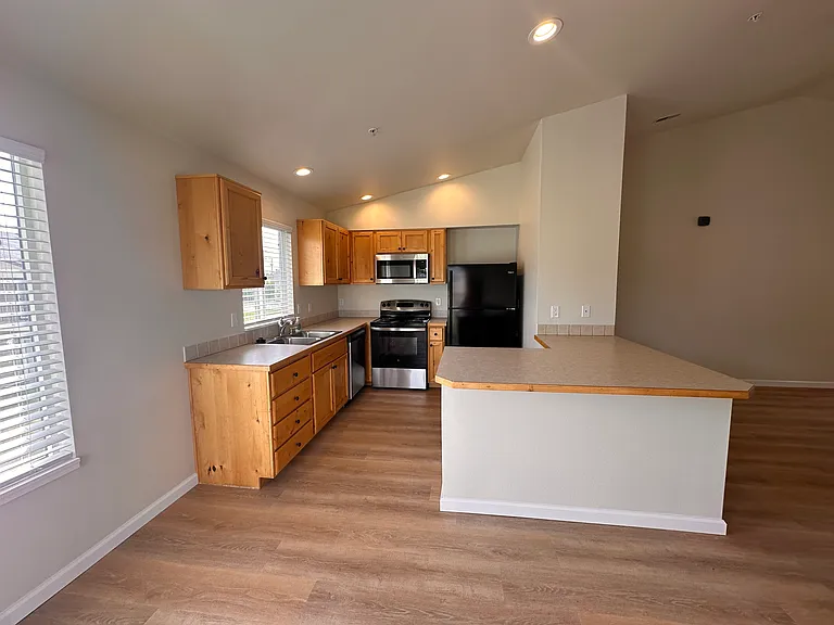 2105 E White Oak Ct #201 — Photo 24