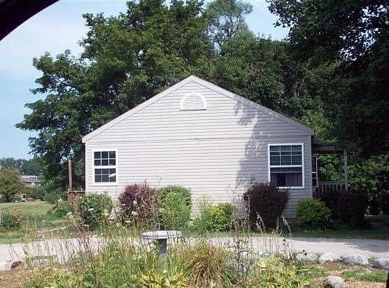 2nd image of 2243 E Commerce St