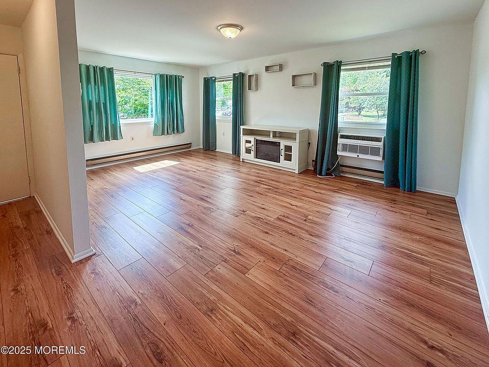 1st image of 24B Monmouth Lane