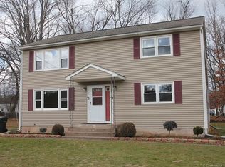 30 Lownds Dr, Windsor Locks, CT 06096