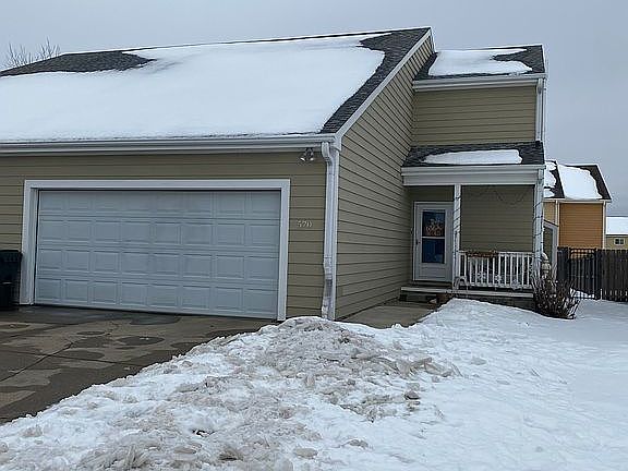 4th image of 570 Lakeshore Dr