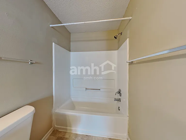 6804 Woodland Heights Dr — Photo 14