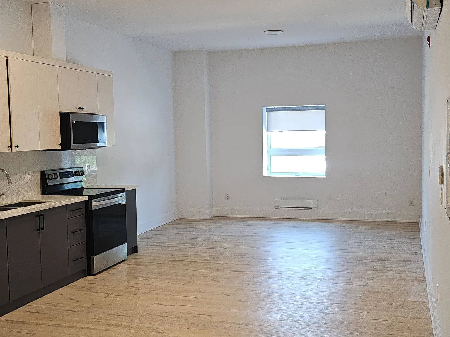 1 bed, $1,699 — Photo 2