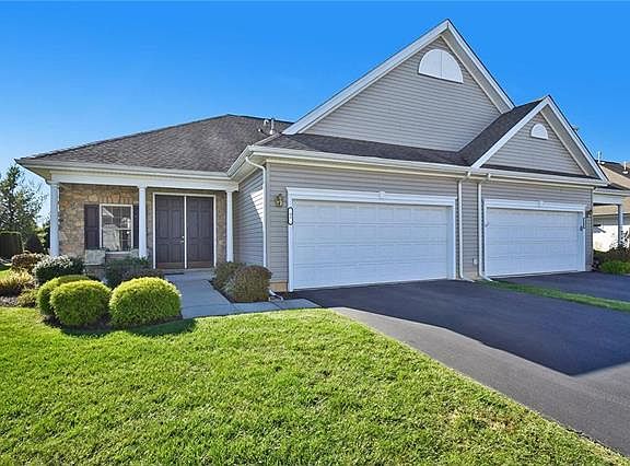 3rd image of 93 Moor Dr