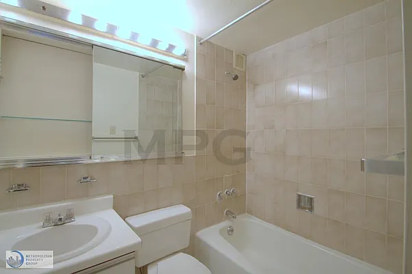 Rented by Metropolitan Property Group | media 8