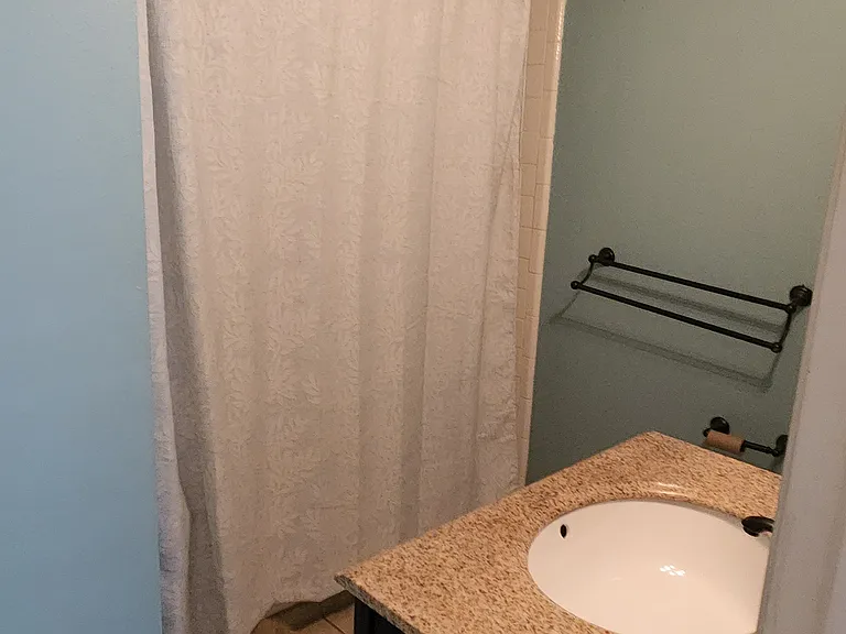 947 N University Ave #10 — Photo 12