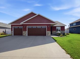 7032 26th St S, Fargo, ND 58104