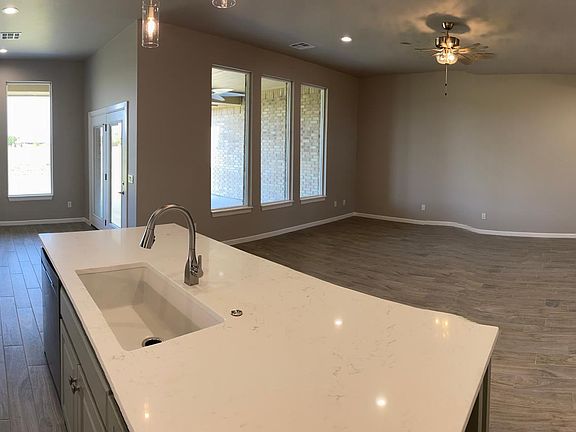 5th image of 233 SW 166th St